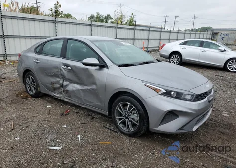 2024 Kia Forte Lx z USA, uszkodzony, nr VIN 3KPF24AD9RE809305